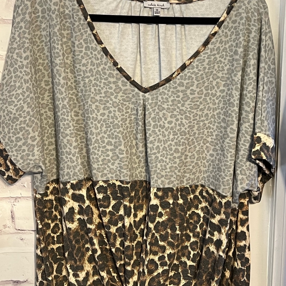 New! White Birch short sleeve top! Size 1XL